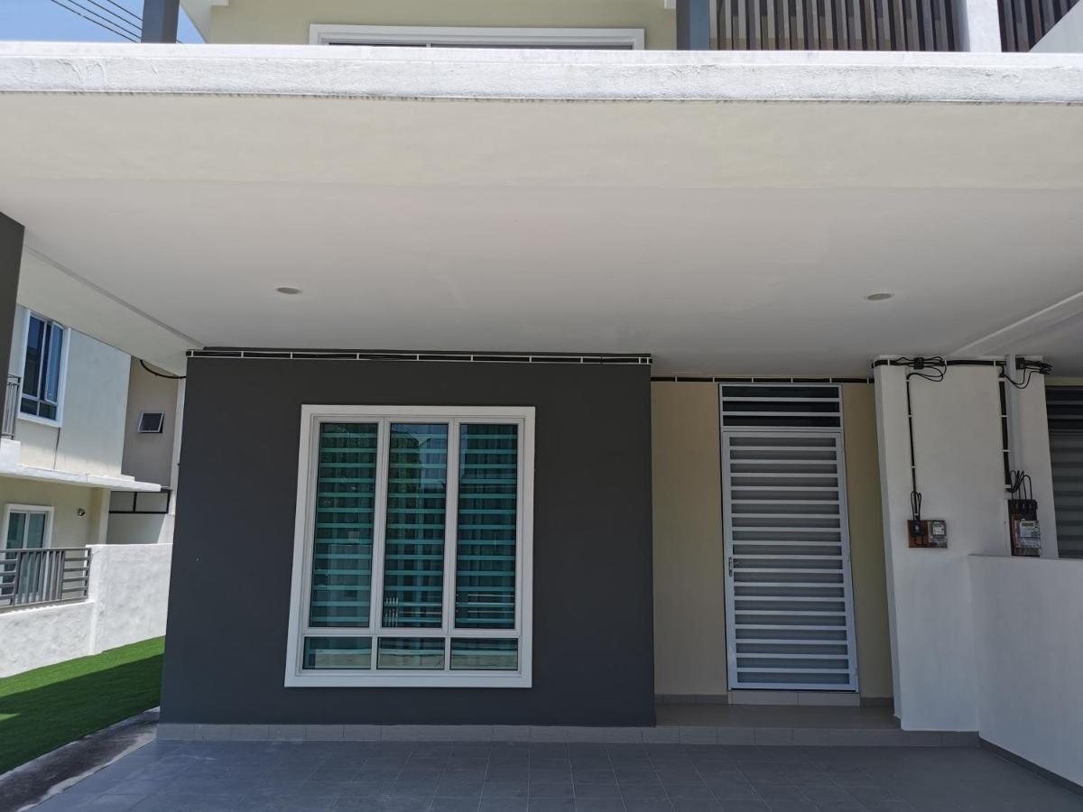 12 Pax New Private Semi-D Green Park Ipoh Homestay Buitenkant foto